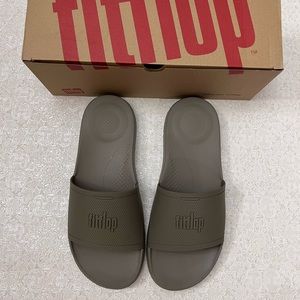 Fitflop Iqushion Slides Size 9 Timberwolf with box slightly worn. Timberwolf